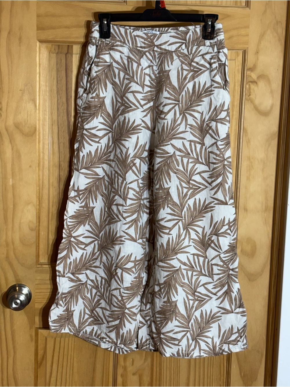 Wide-Leg Linen-Blend Pants in White with Brown Leaf Print